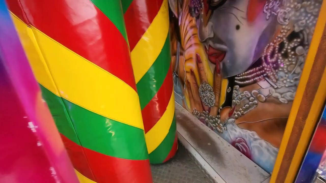 Carnival Magic Fun House on ride pov kirkaldy links market 19th of april 2025