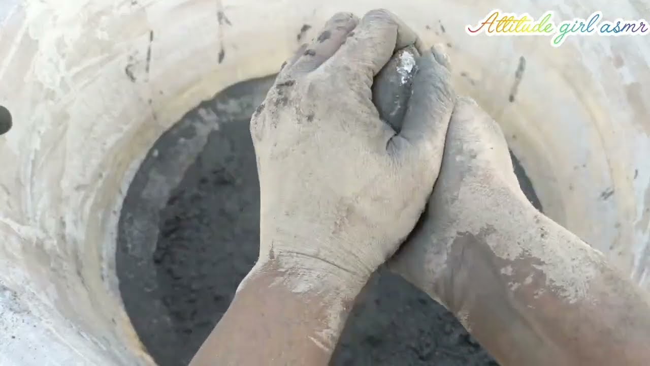 Mud dry floor Crumbling by @attitude girl ASMR #asmr#oddlysatisfying #clay #crunchycrumbles#relaxing