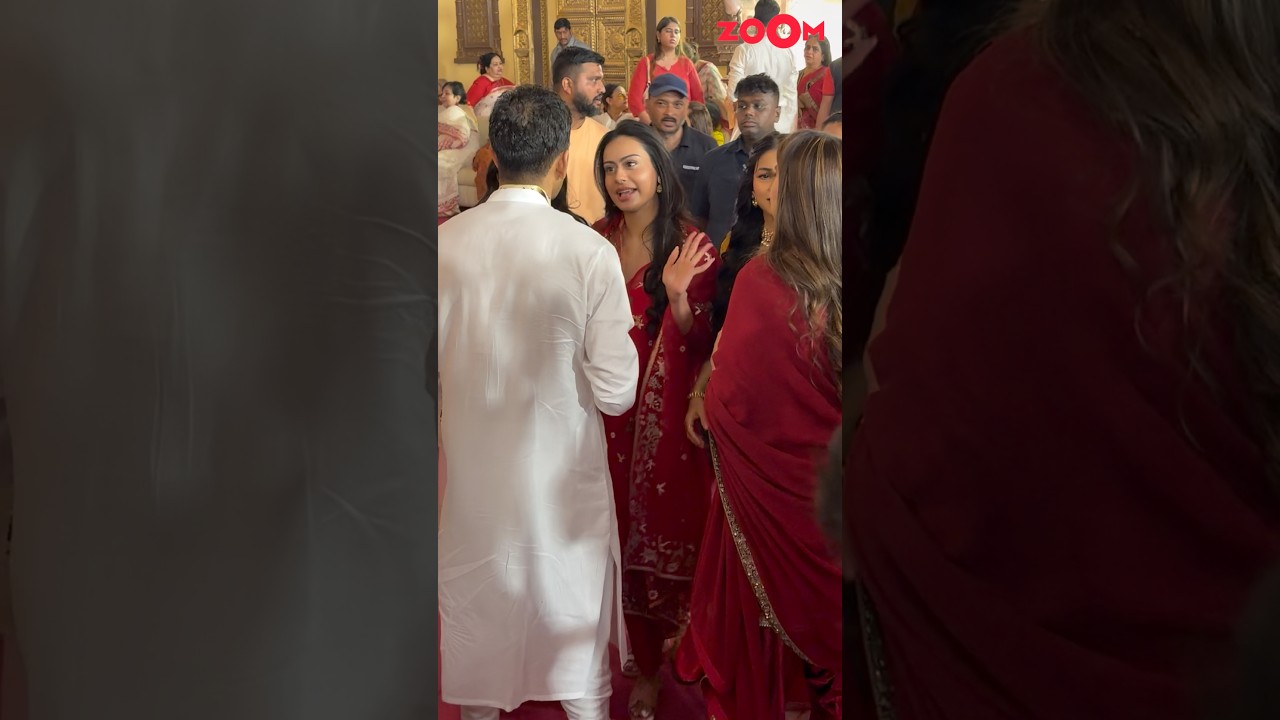 Ayan Mukerji Seen Discussing Something With Nysa Devgn at Durga Puja Pandal #shorts #ayanmukerji