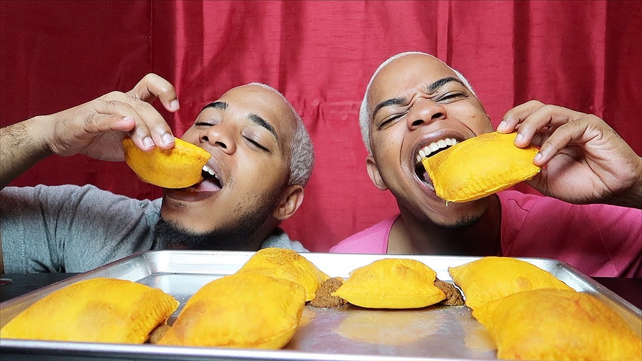 Jamaican Beef Patty MUKBANG | BaddieTwinz