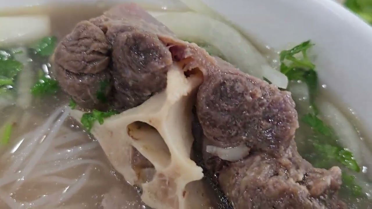Pho tai & oxtail. delicious broth☆★☆★☆!!!