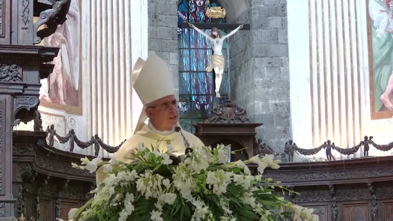 Catania - Applausi e lacrime ai funerali della piccola Elena