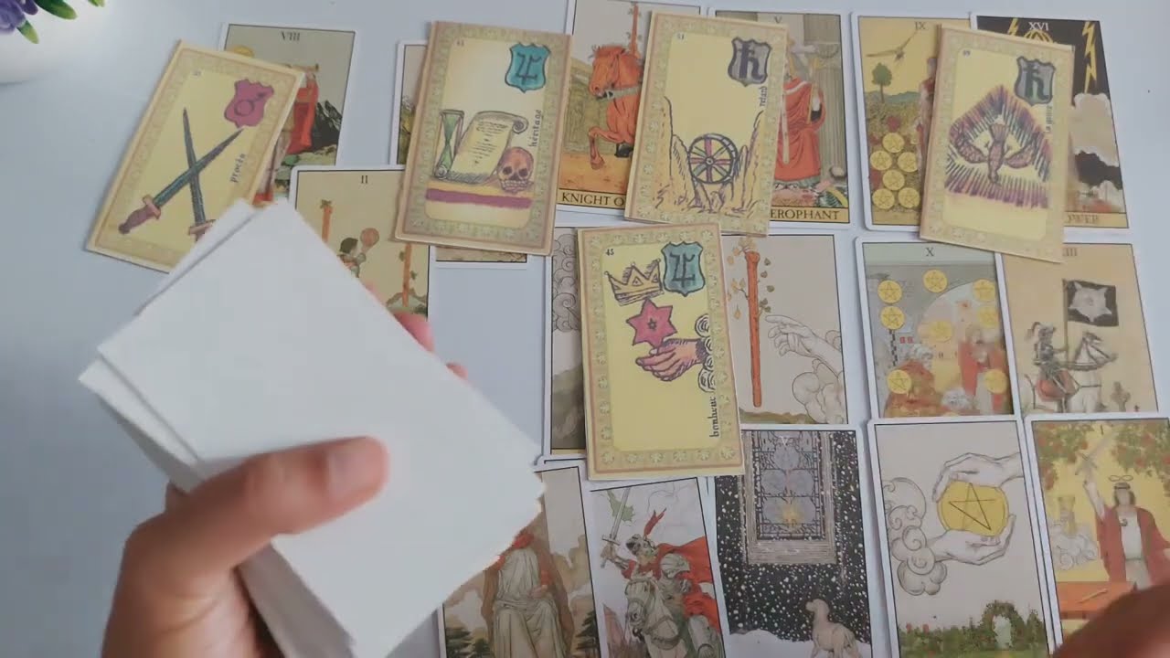 تاروت برج الجوزاء الحبيب خايف من رفضك 💕🦋