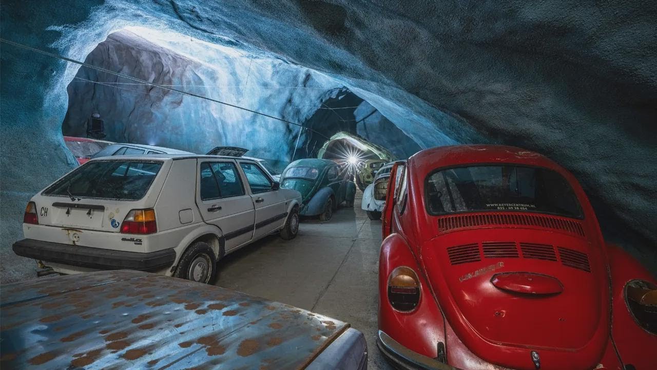 Encontraron cientos de autos abandonados en una mina suiza.