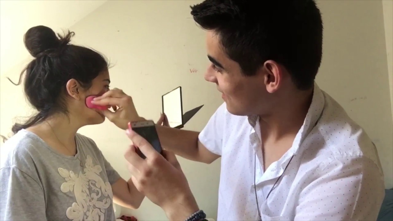 My best friend ruins my make up 😂😩 (Dutch)
