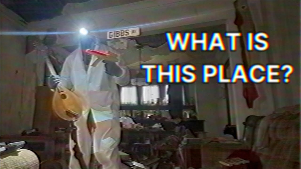 Этот дом был признан непригодным для проживания не просто так.