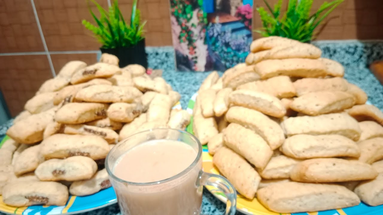 قراقيش مقرمشه بالشمر واليانسون  ساده وبالعجوه 👍 الله المستعان 🤲
