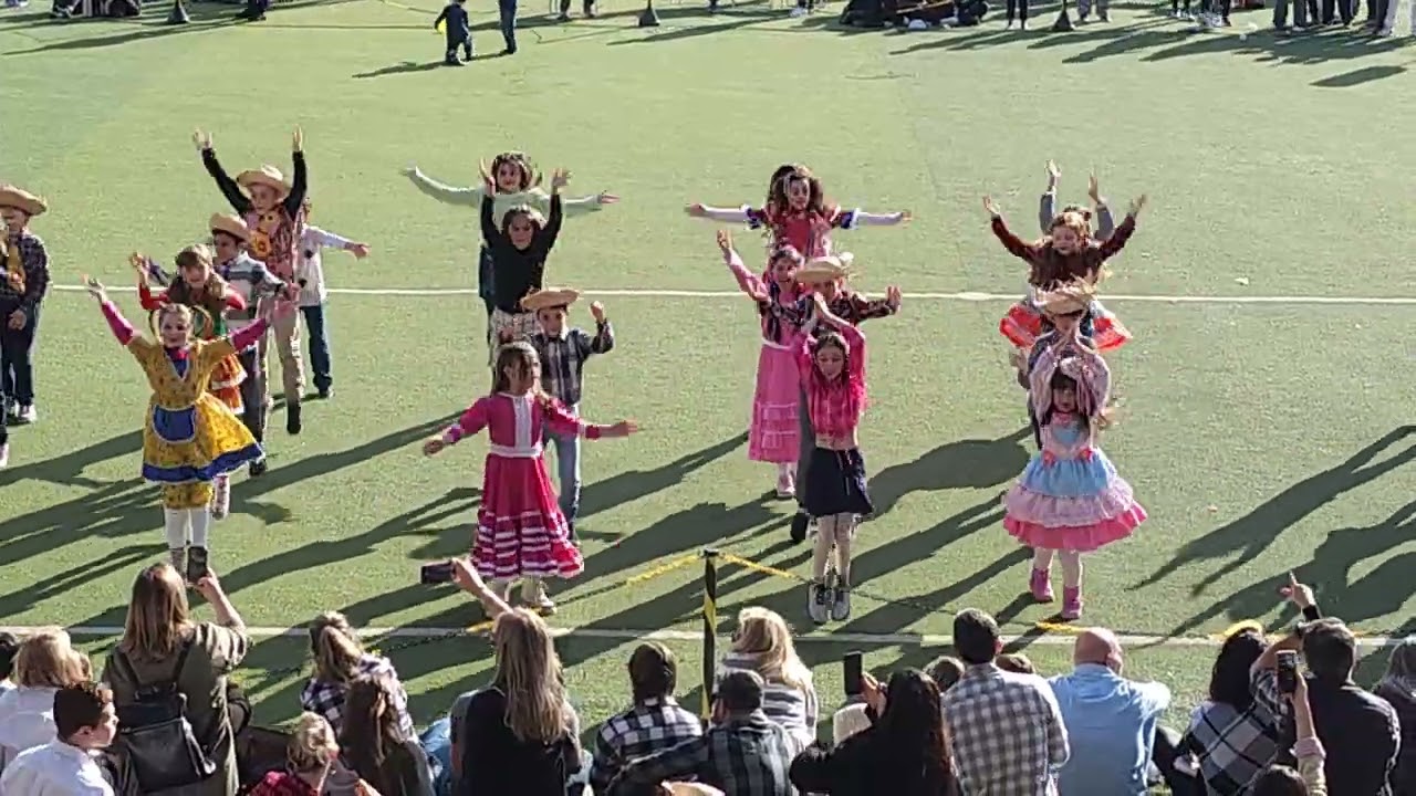 Apresentação Festa Junina 2025