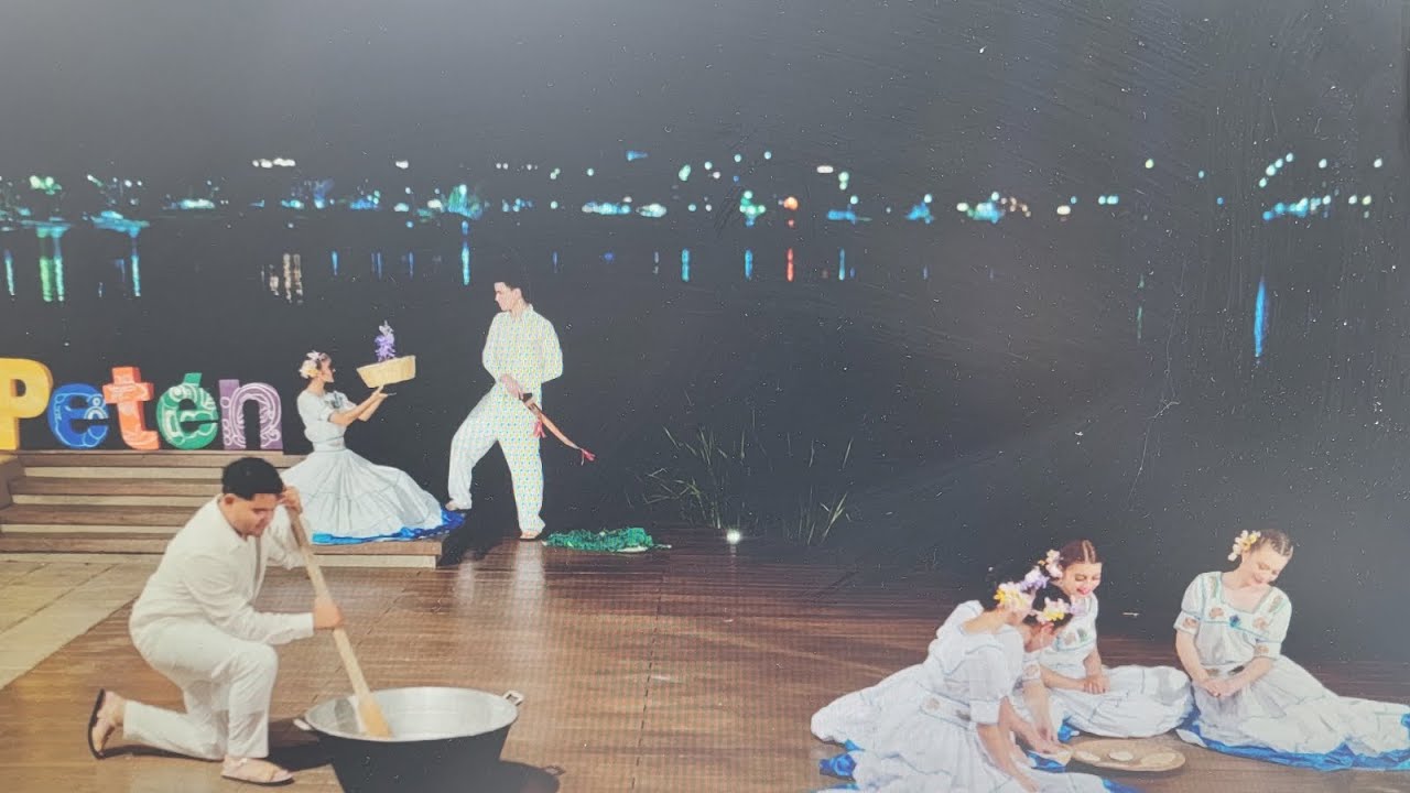Danza en el lago Petén Itzá