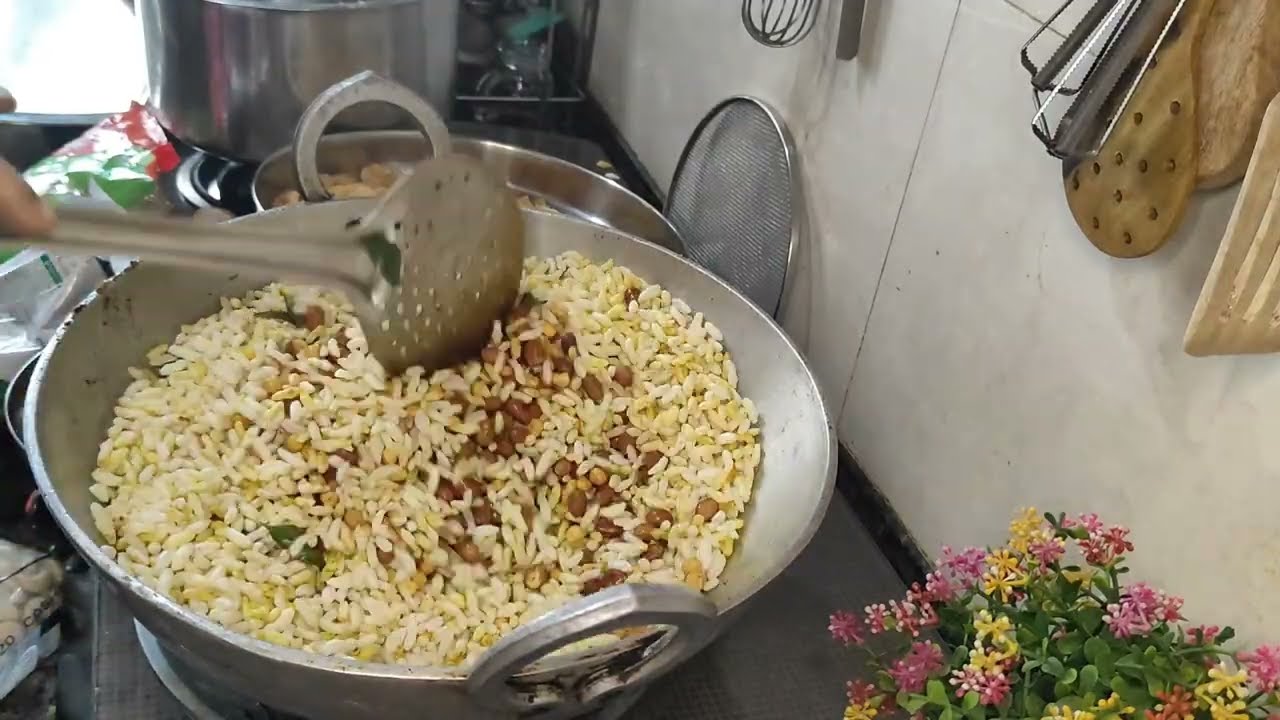 लाइ या मुरमुरे की क्रिस्पी नमकीन | Lye or Puffed rice Crispy Snacks | Step by Step Guide