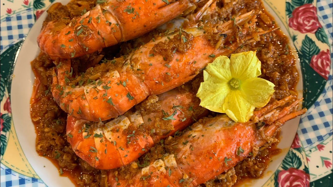GARLIC SHRIMP WITH SHRIMP PASTE