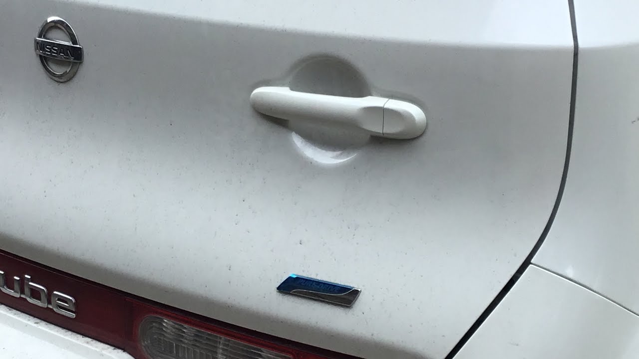 Nissan Cube rear door stuck - THE SECRET LEVER to get it open!
