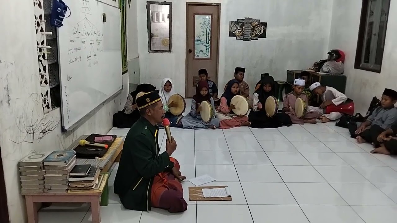 Aki aki belajar Hadroh ( Huwannuur)