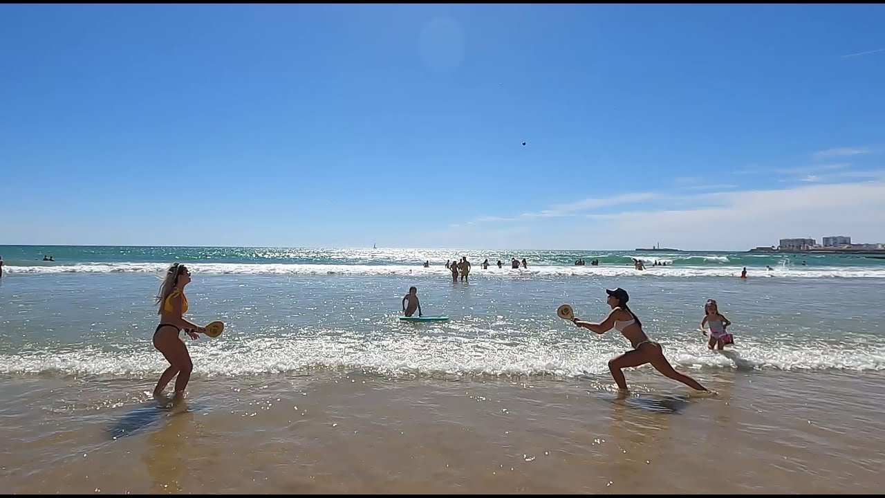 Beach walk "Playa Santa Maria" in Cadiz, Spain!