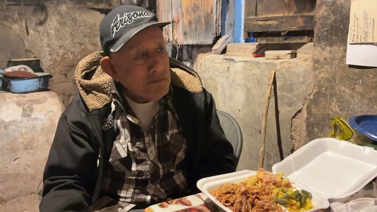 Don Benny feliz de recibir una cena de año nuevo 2026
