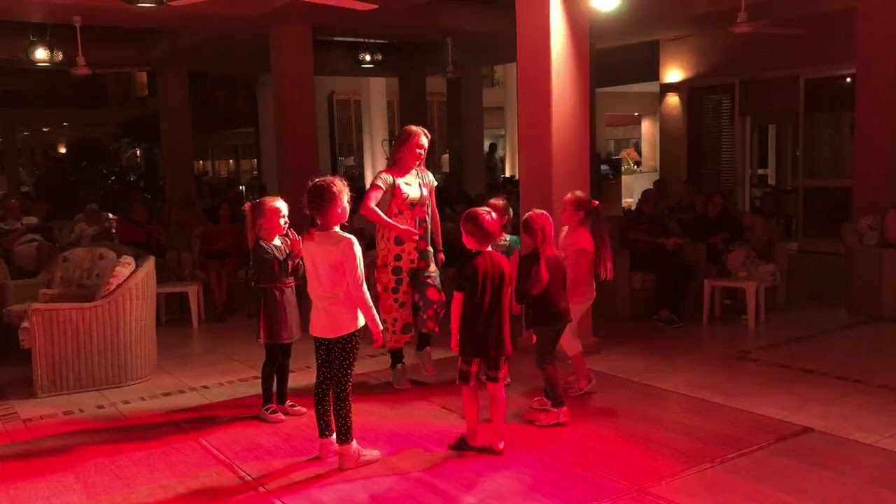 Chu chu wa. Mini disco in Egypt