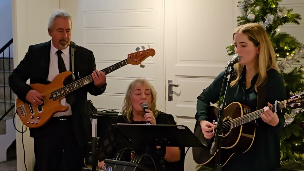Unni Bakken og Elisabeth Bakken Glomsaker:  