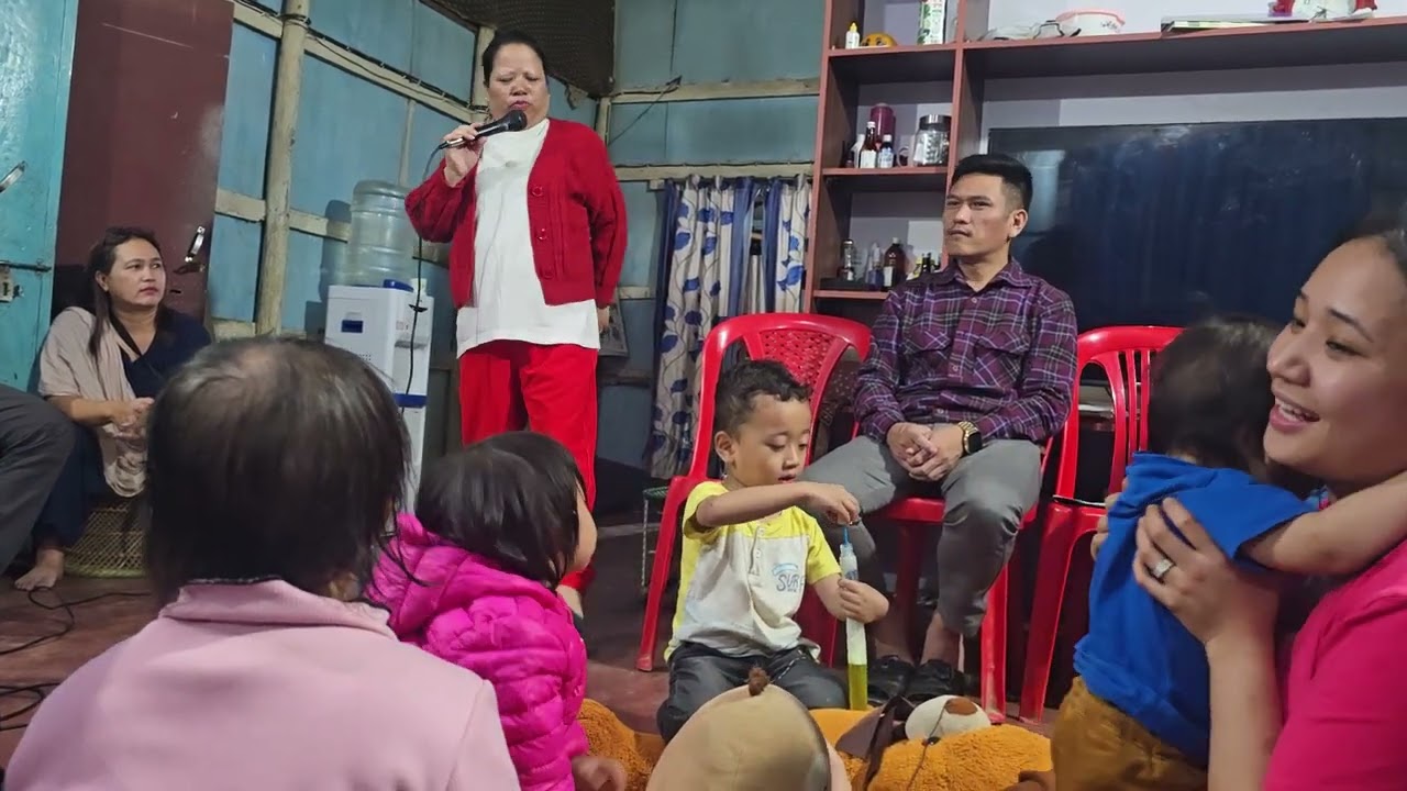 Evan. Nu Chinkholam hi Tot them tah jong ahi , Acha te anuisah na, akah le nui jong damthei na ahi.