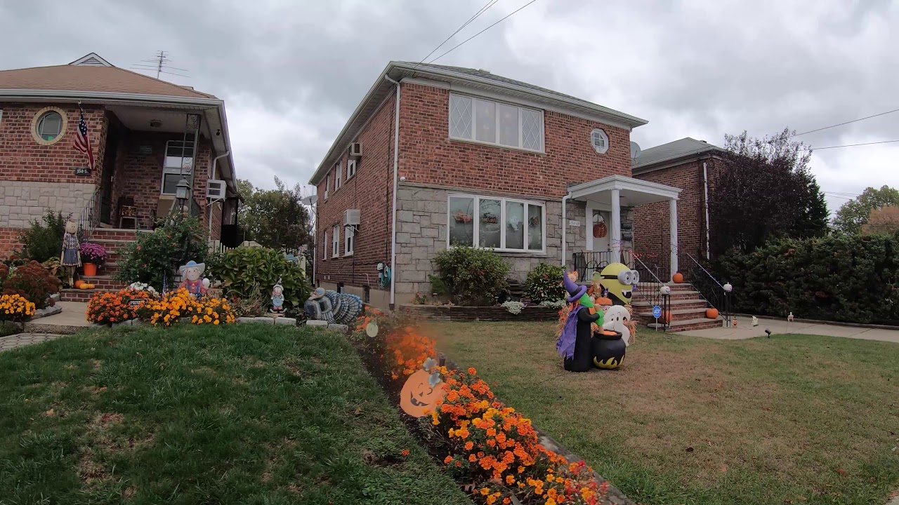 ⁴ᴷ⁶⁰ Walking NYC (Narrated) : Whitestone, Queens (Clintonville St, 14th Avenue) (October 9, 2019)