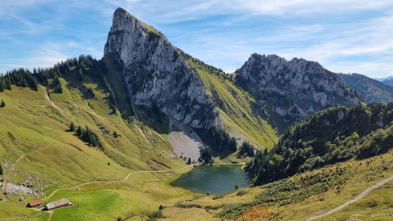 Le lac d'Arvouin (Haute-Savoie)