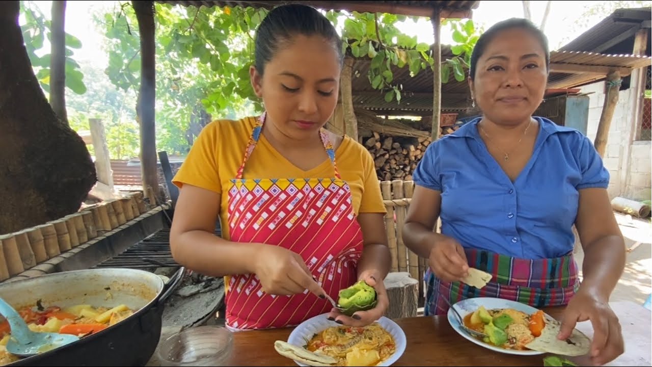 Pollo en amarillo receta guatemalteca/Fácil y delicioso