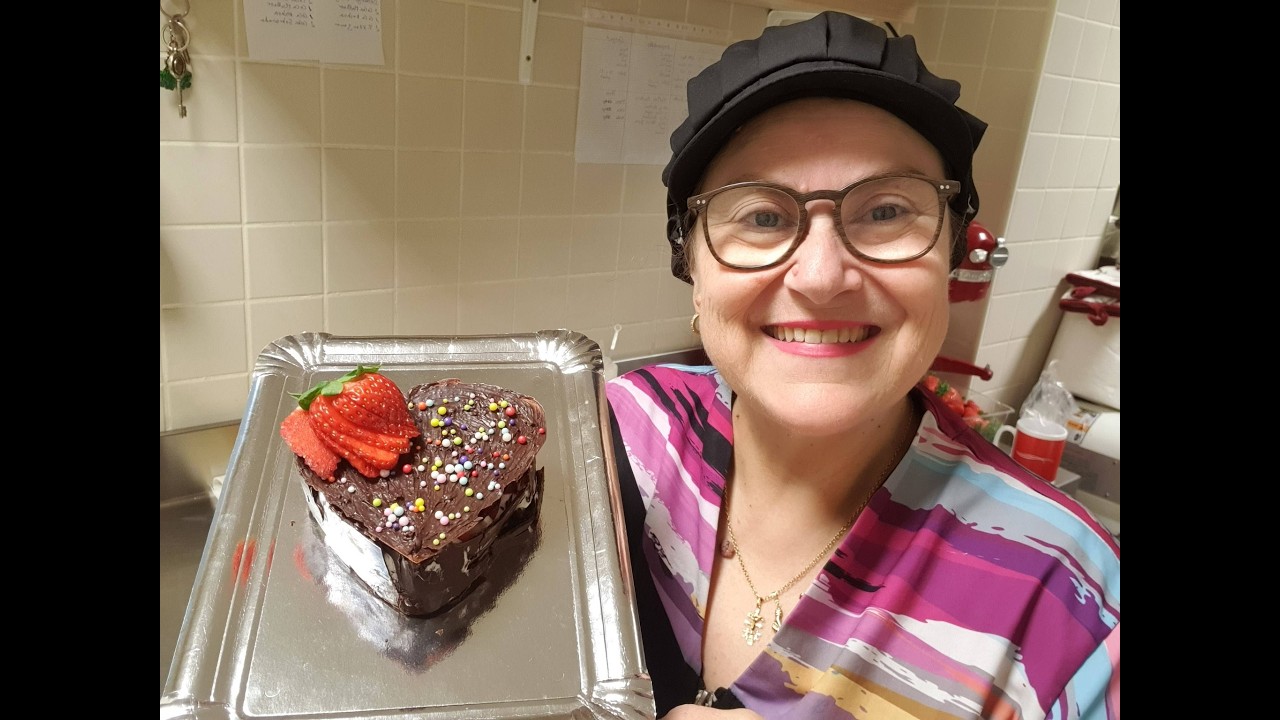 Corazón de chocolate,nata y fresas # san valentin 26