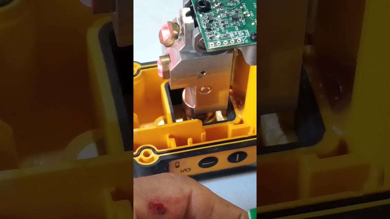 Conserto laser Dewalt