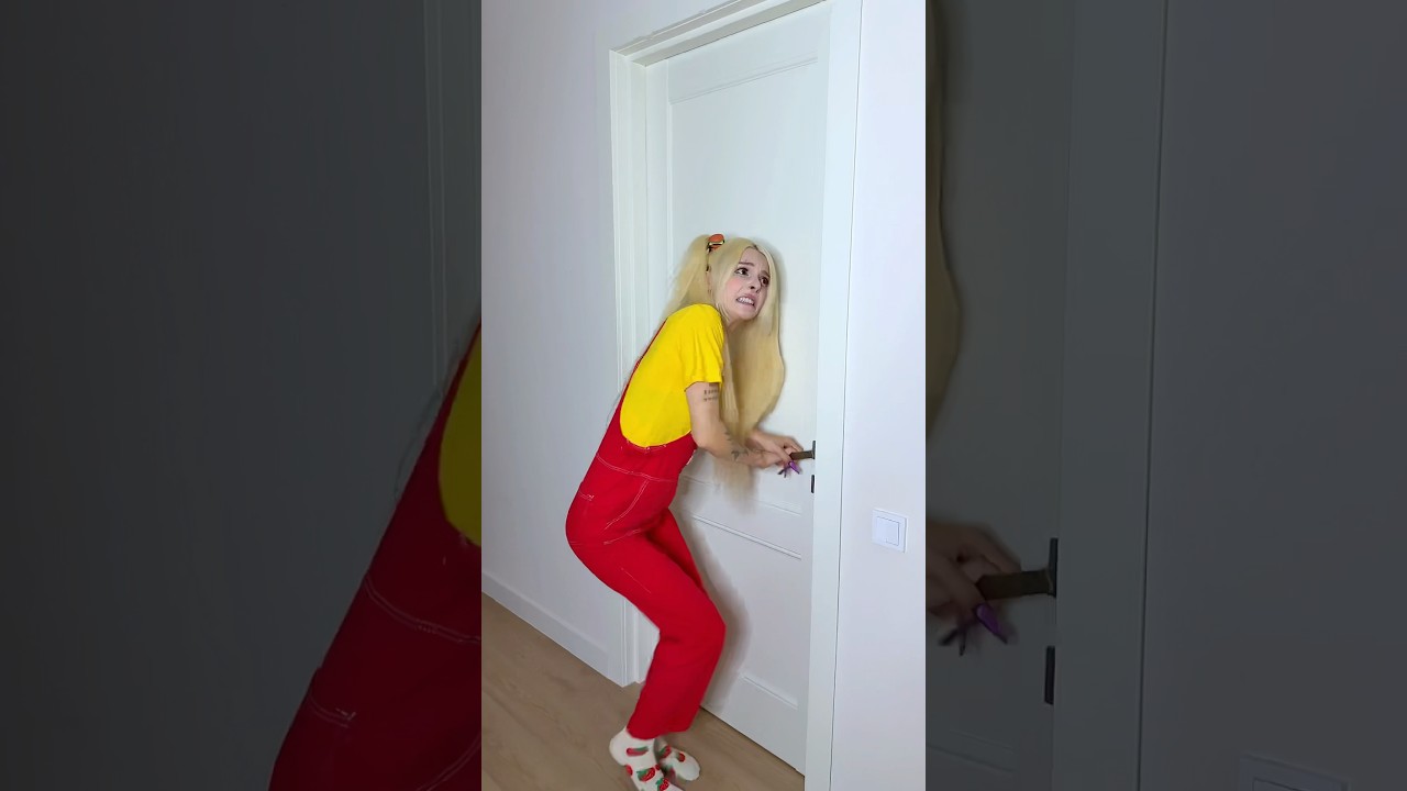 How to open this door?😱🔑