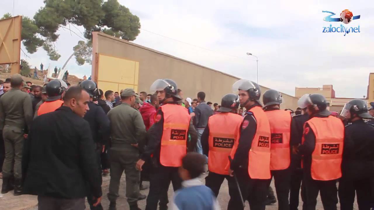 تدخل قوات الأمن خلال أعمال شغب مقابلة أمل العروي ونادي وفاء الدريوش