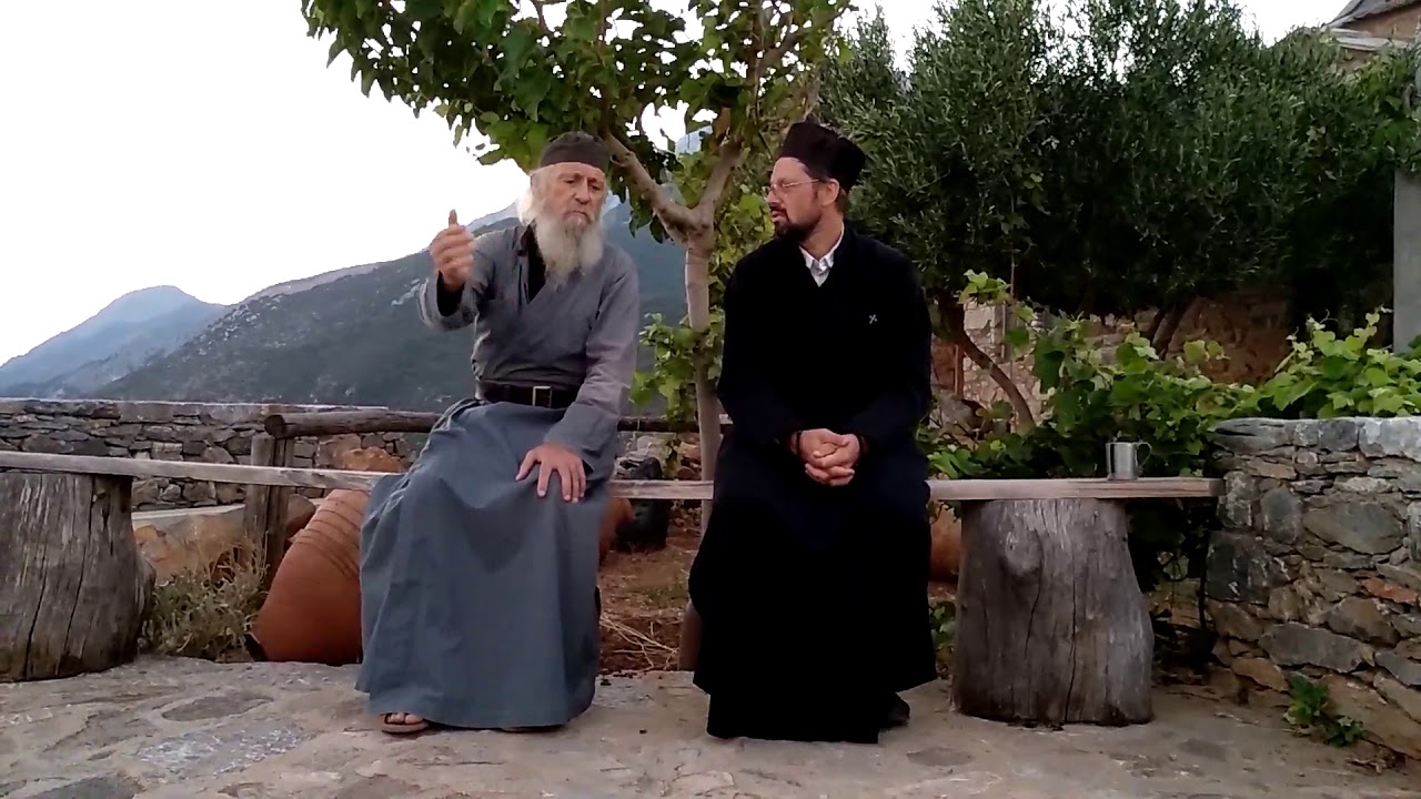 Părintele călugăr de la Vigla cu părintele Marius (în apropiere de Schitul Prodromul) 01.09.2018.