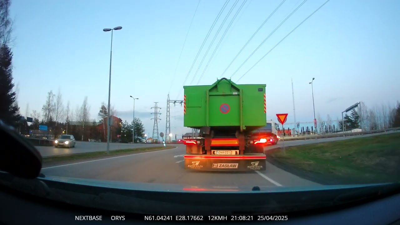 Snippets from my dashcam - April 2025