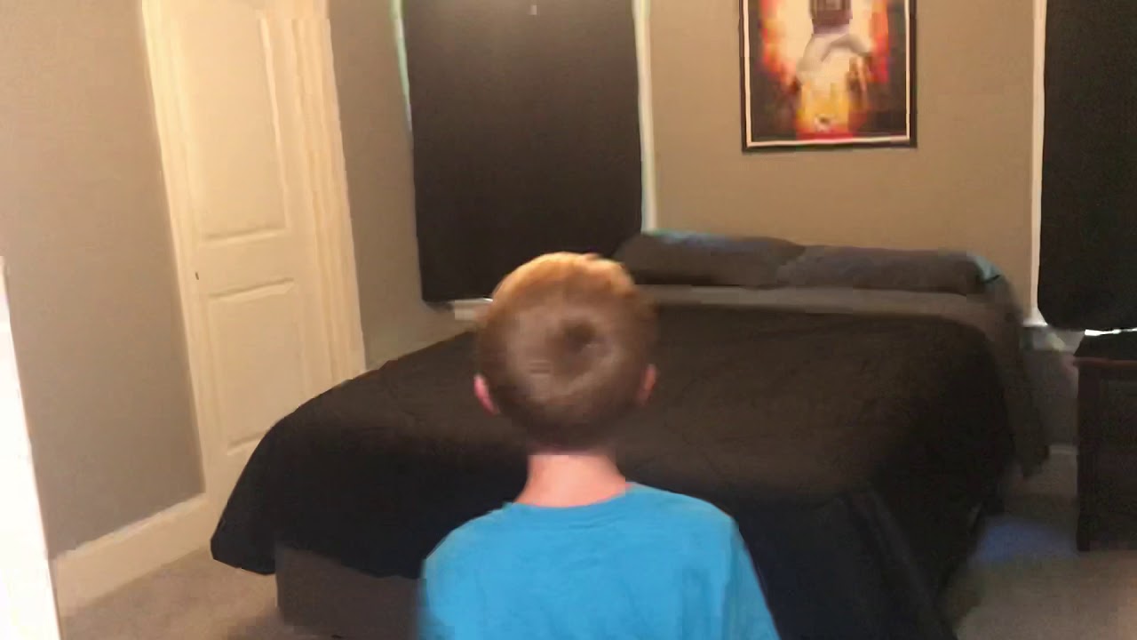 Eli seeing his new room for the first time