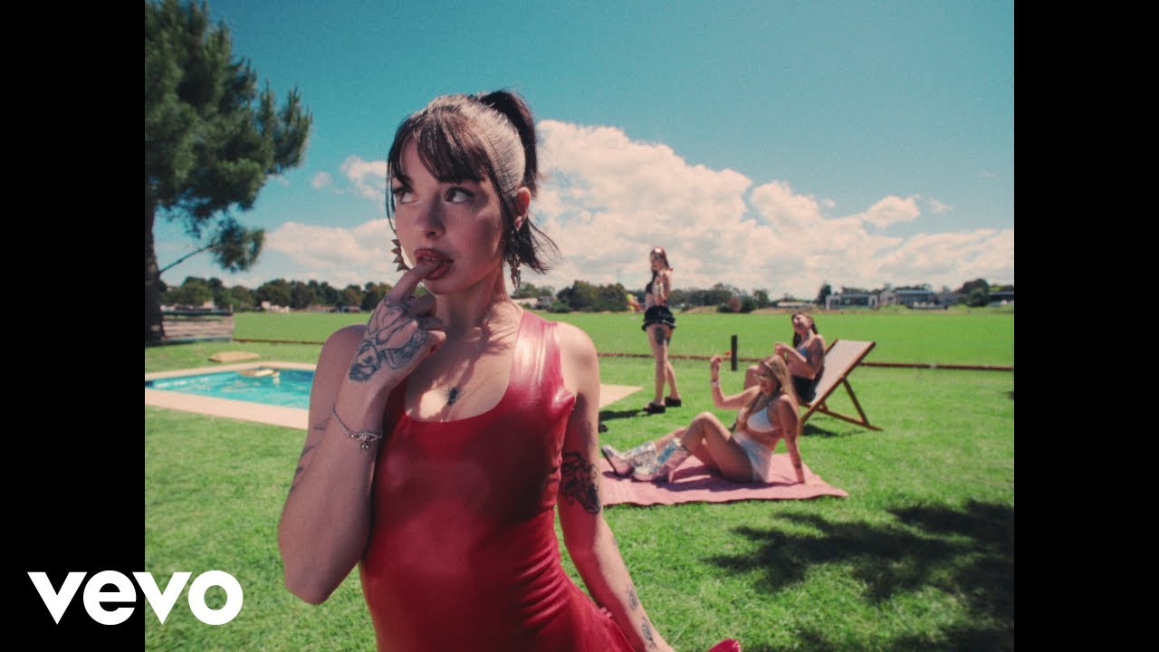 Hana Fox - HOLA WACHITO (Official)