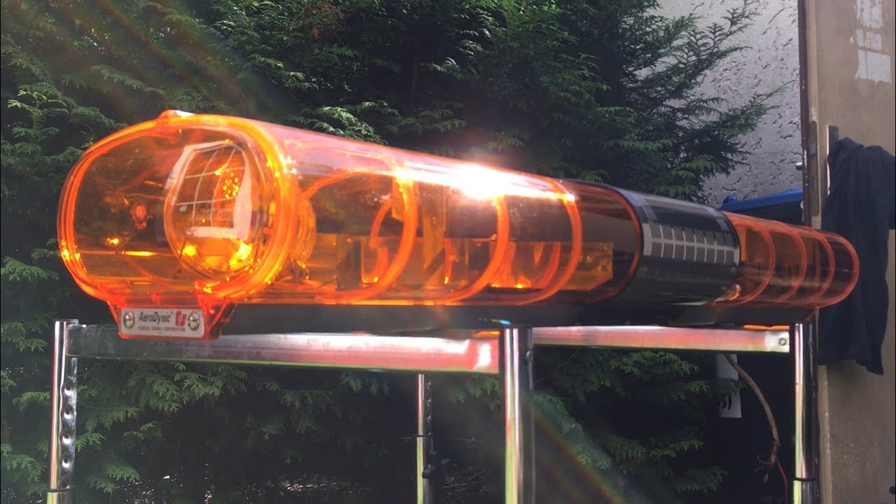 Federal Signal AeroDynic 24 XQ - sealed beam rotator lightbar