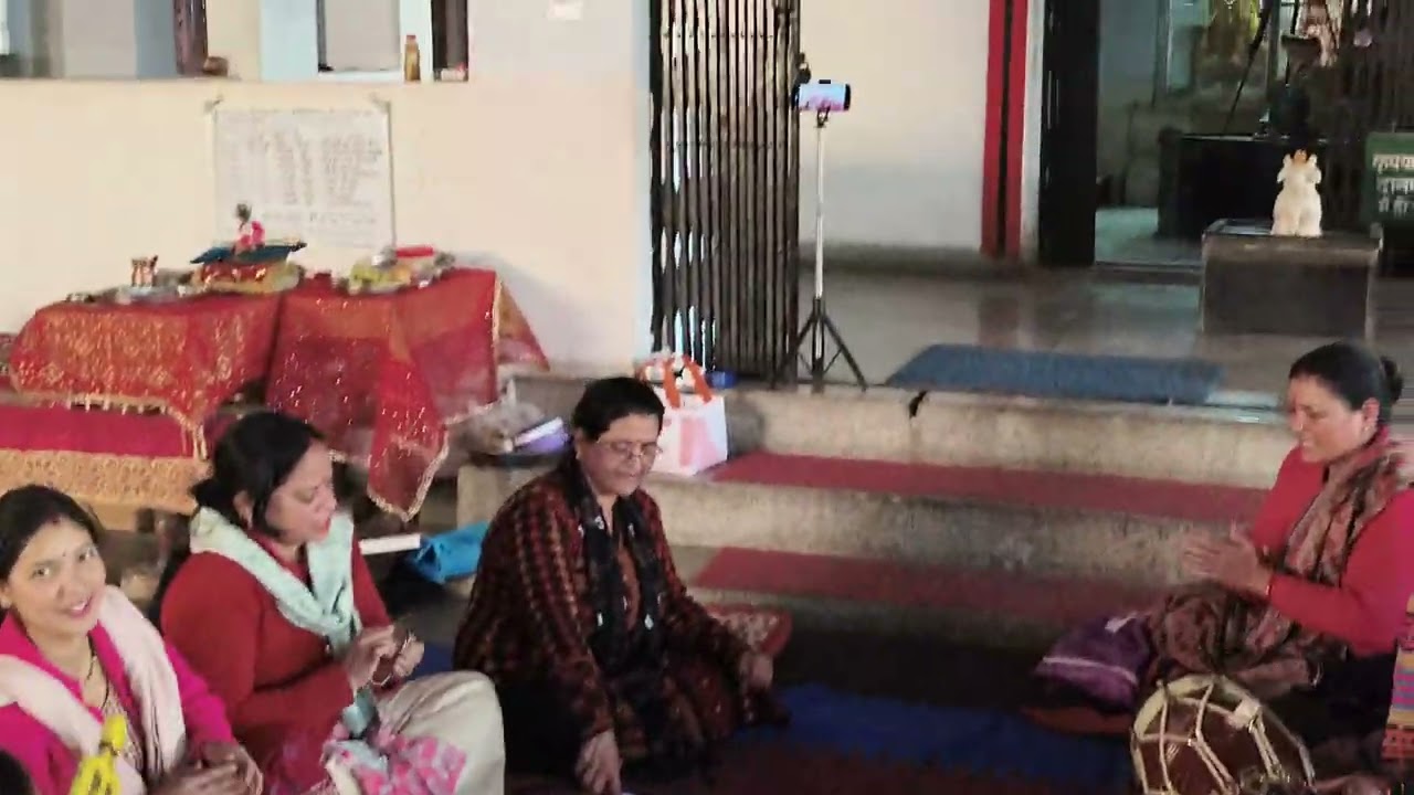  एक छोटा सा भजन सुनाने का प्रयास कर रहे हैं जरूर सुना होगा पहले आपने फिर सुन लेना बहनो जय माता दी 🙏