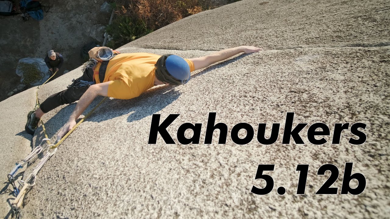 Kahoukers, 5.12b | Philip Mackie | Squamish Trad Climbing