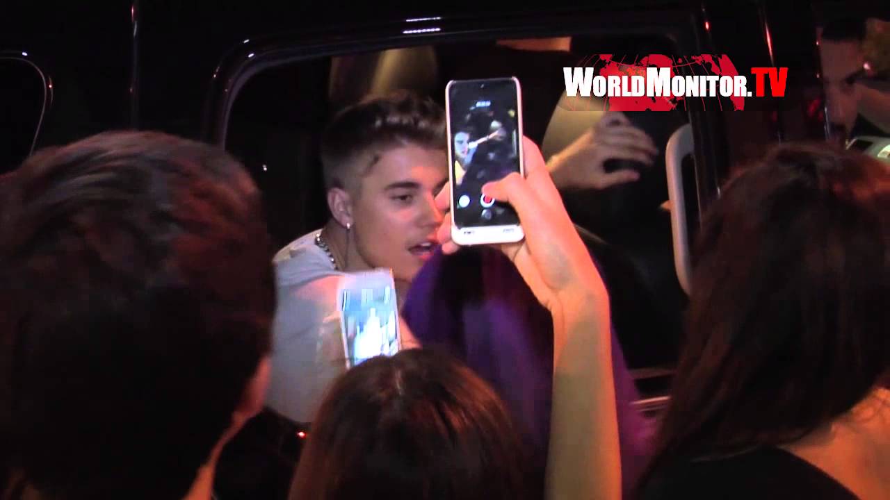Justin Bieber shows Mad Love for his Fans in LA, Kylie Jenner Hangs out with New Boyfriend!