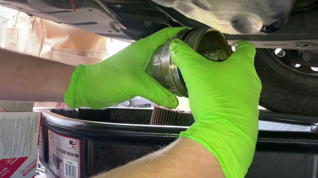 2011 Toyota Camry 2.5L 2AR-FE Oil Change