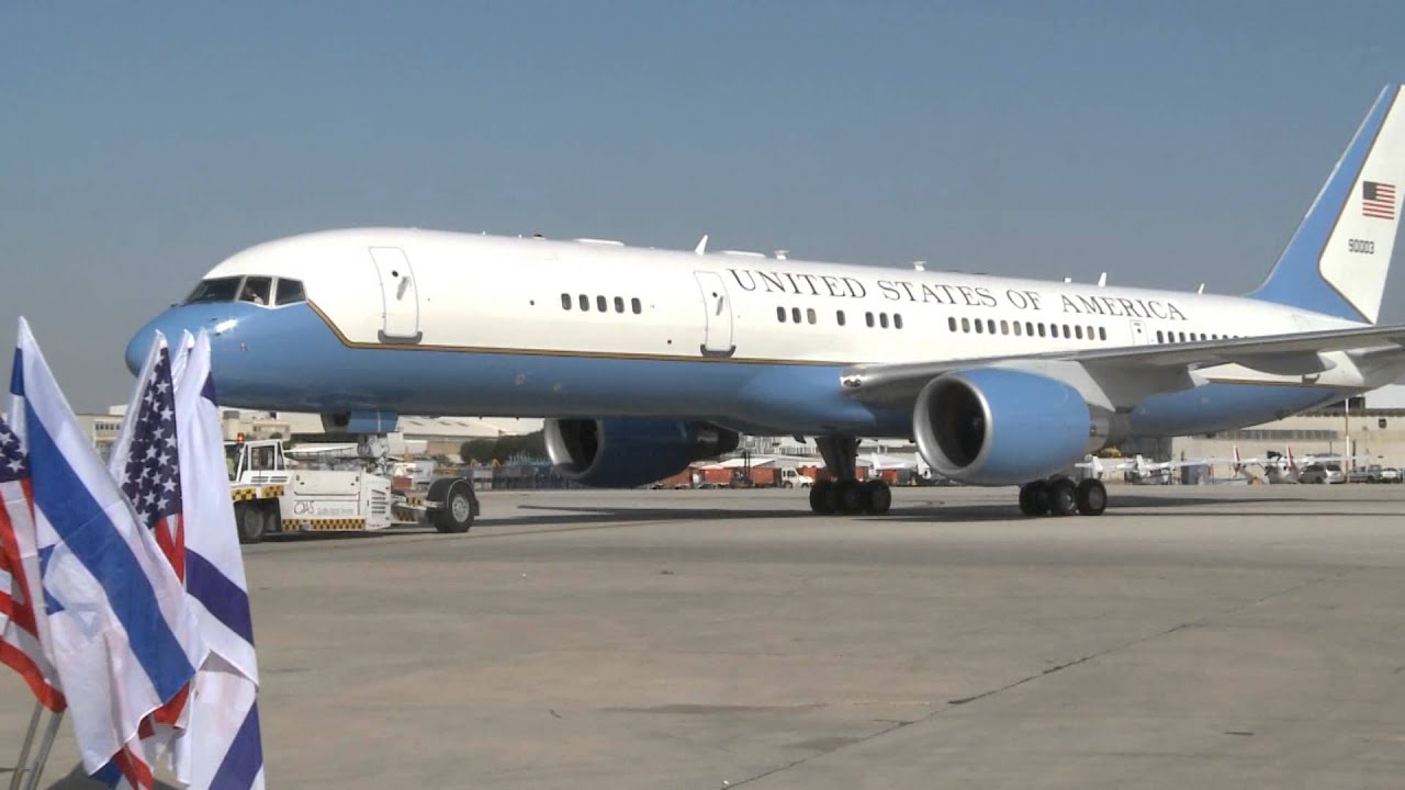 Air Force 2:US Air Force C-32 (Boeing 757) flying Secretary of State, Israel Nov2012