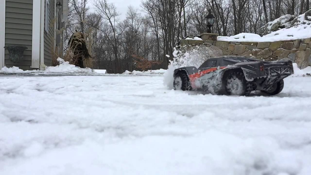 ECX Torment 1/18 4x4 Slowmo in Snow