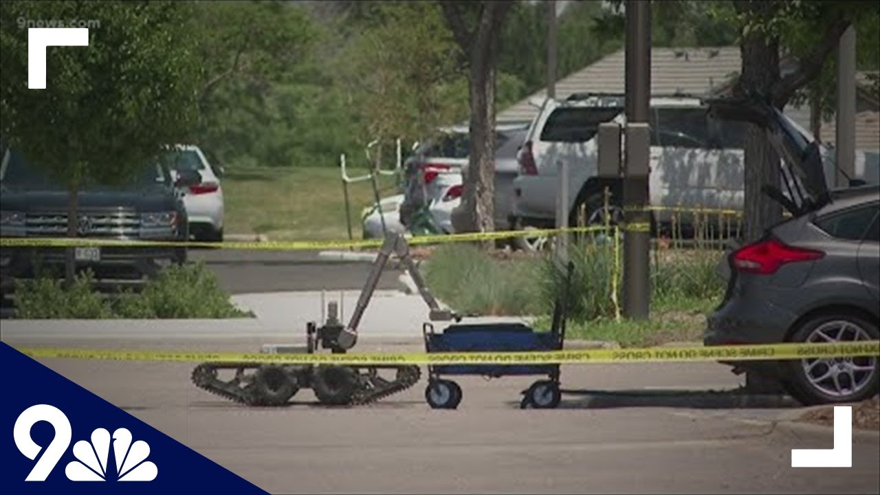 Man hands over grenades to Aurora Police Department