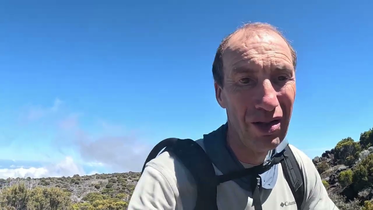 Le Grand Bénare par le Grand Bord et la Glacière depuis le Maïdo 