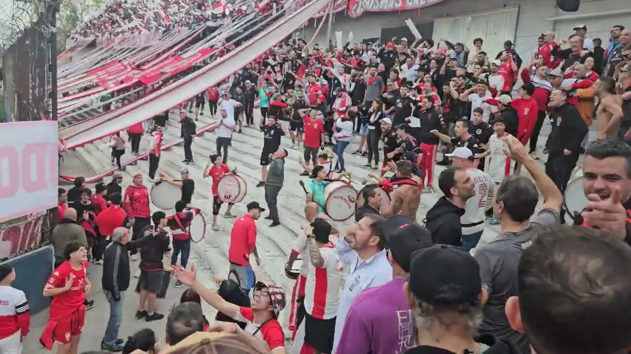 Vamos los quemeros! entrada de la banda en cancha de Quilmes por Copa Argentina 🎈