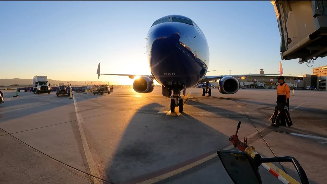 Turnaround | SEA - PHX - LAS | 737-800