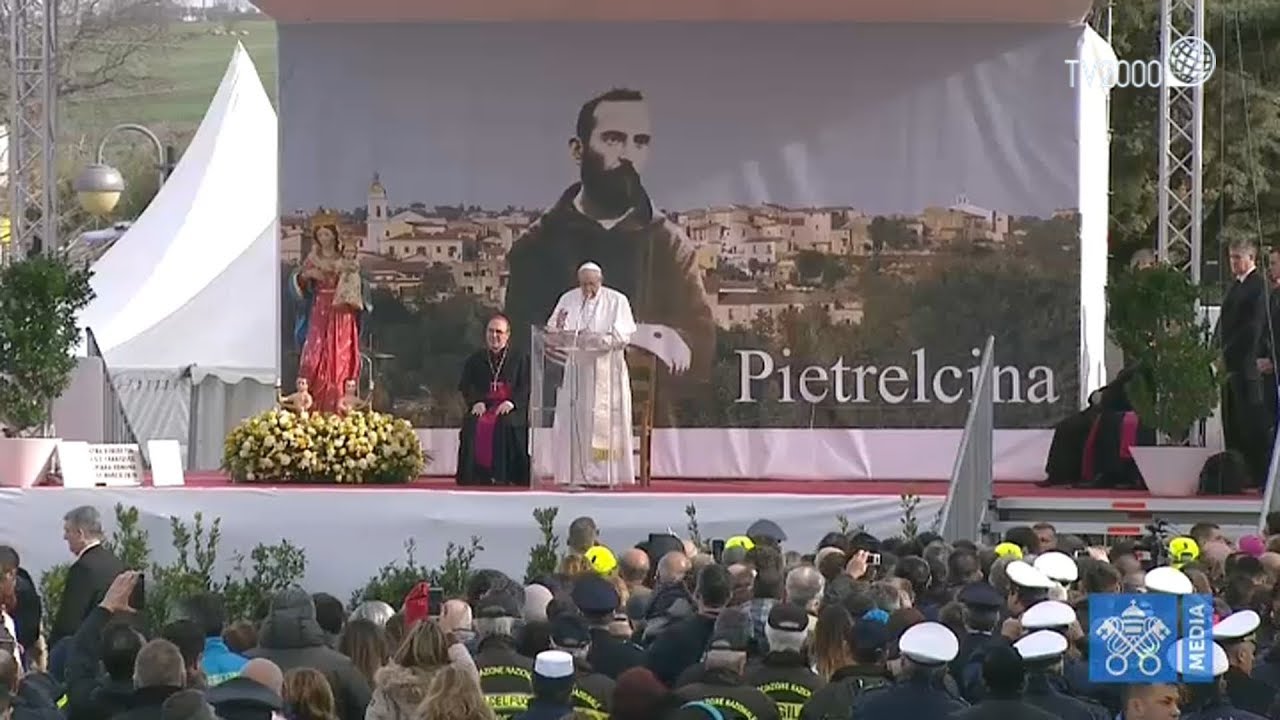 Papa Francesco a Pietrelcina, il discorso alla comunità