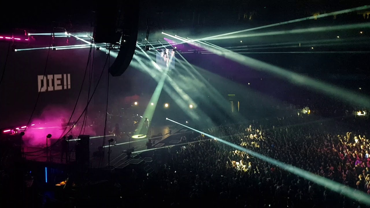 Gorillaz, Chile 2018 - Garage Palace (Feat Litttle Simz)