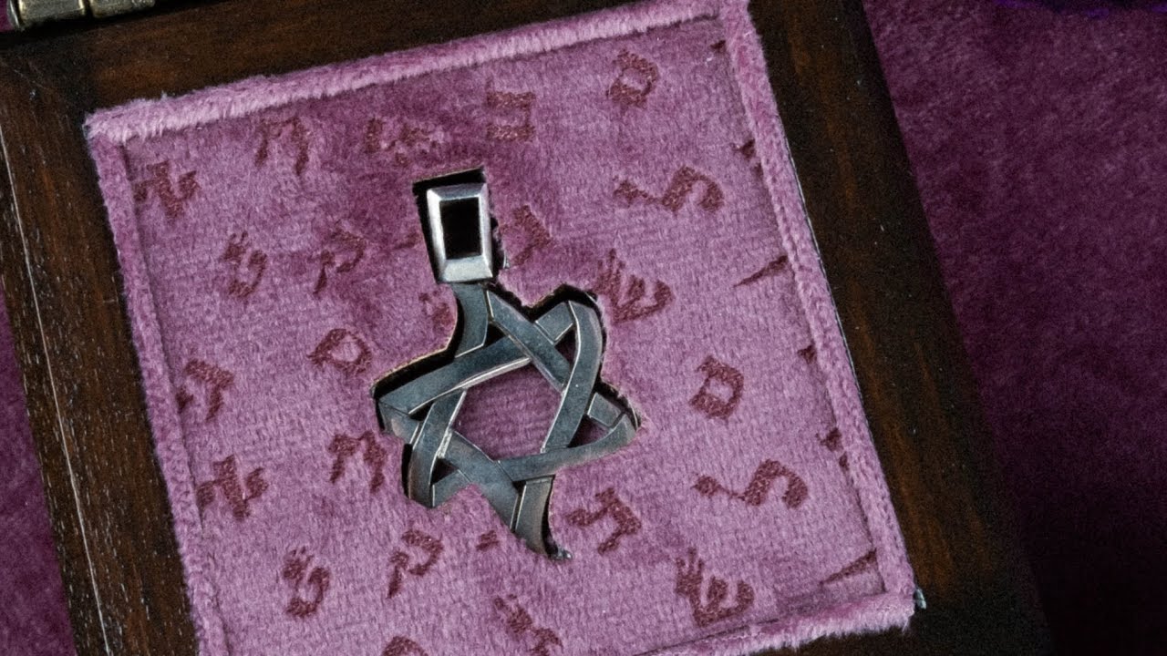 Pendant “Ice and Fire” is made of silver