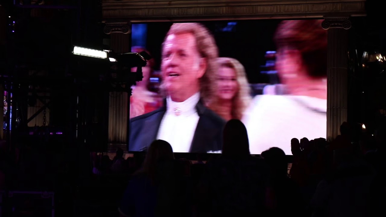 André Rieu ontvangt onderscheiding voor 100e Vrijthofconcert