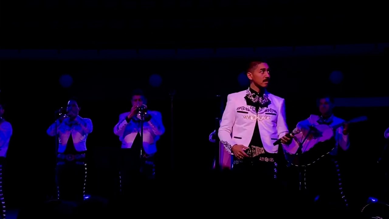 Grande Grande Grande Mariachi Sol de Mexico- Alejandro Ascencio
