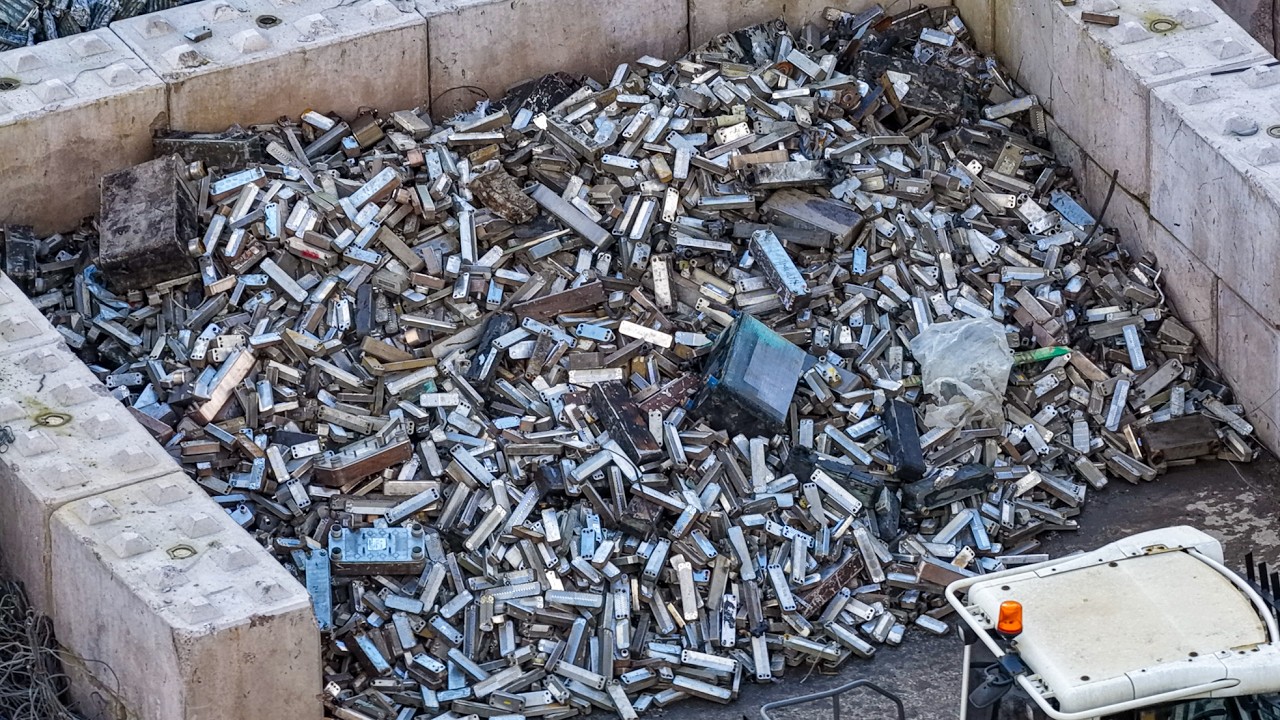 Scrap Cars FLATTENED Like Pancakes & Massive Pile of Boiler Exchanger Plates Loaded! | EMR Salford